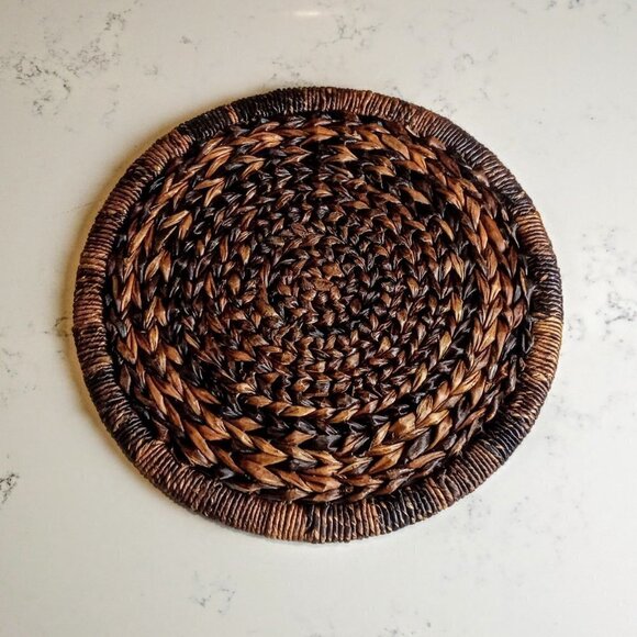Large Round Woven Seagrass Charger Tray Platter - Picture 4 of 4